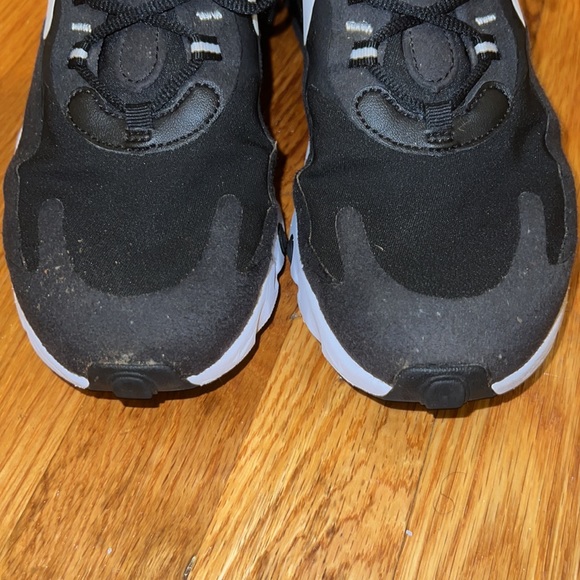 Nike Women’s Air Max 270 React - Picture 12 of 12